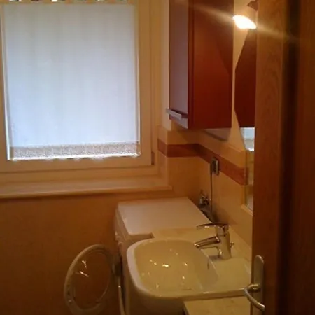 Haus Alice In Pellizzano Apartment